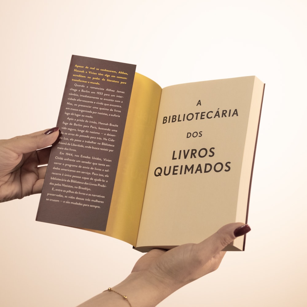 A Bibliotecária dos Livros Queimados | Brianna Labuskes