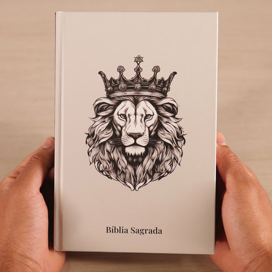 Bíblia Sagrada Leão Rei | NAA | Letra Normal | Capa Dura