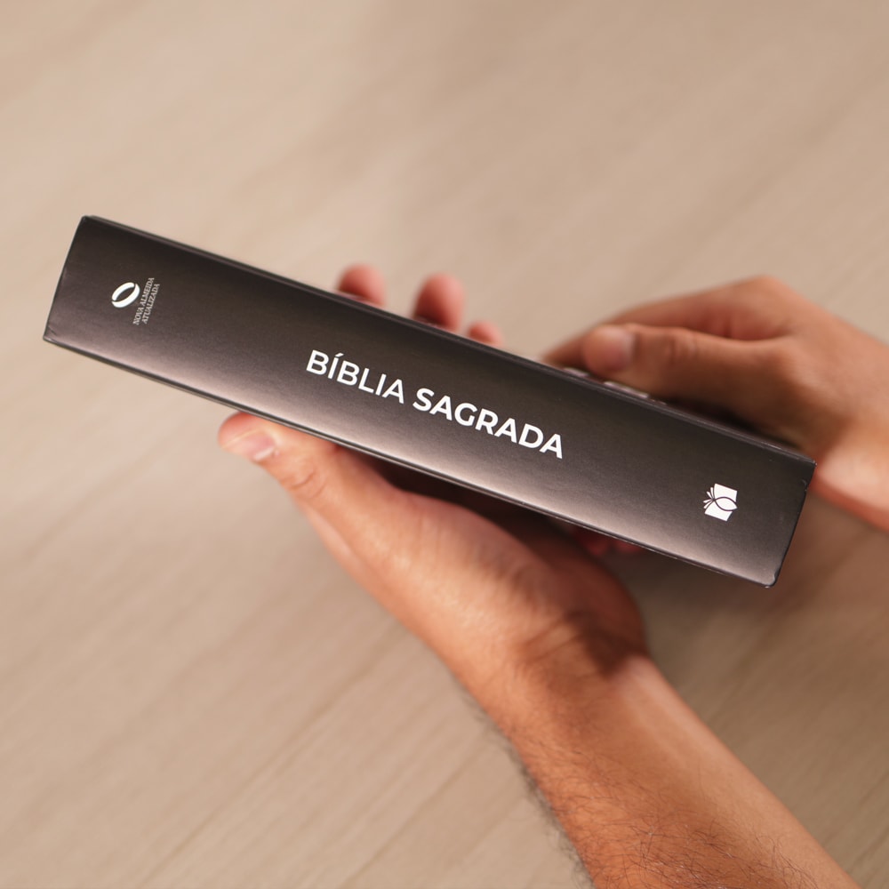 Bíblia Sagrada Deus Amou o Mundo | NAA | Letra Normal | Capa Dura