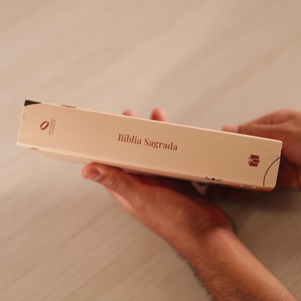 Bíblia Sagrada Estrelas de Belém | NAA | Letra Normal | Capa Dura