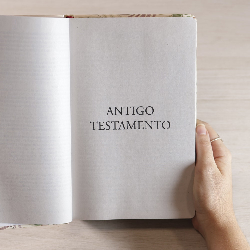Bíblia Floral Rosê | NVI | Letra Grande | Capa Dura
