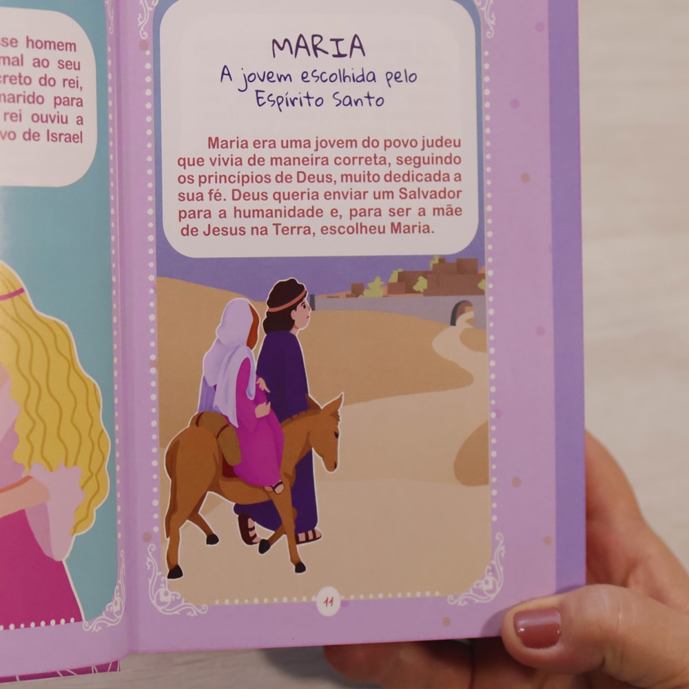 Bíblia das Meninas Corajosas | ARC | Capa Dura Rosa | Harpa Avivada e Corinhos