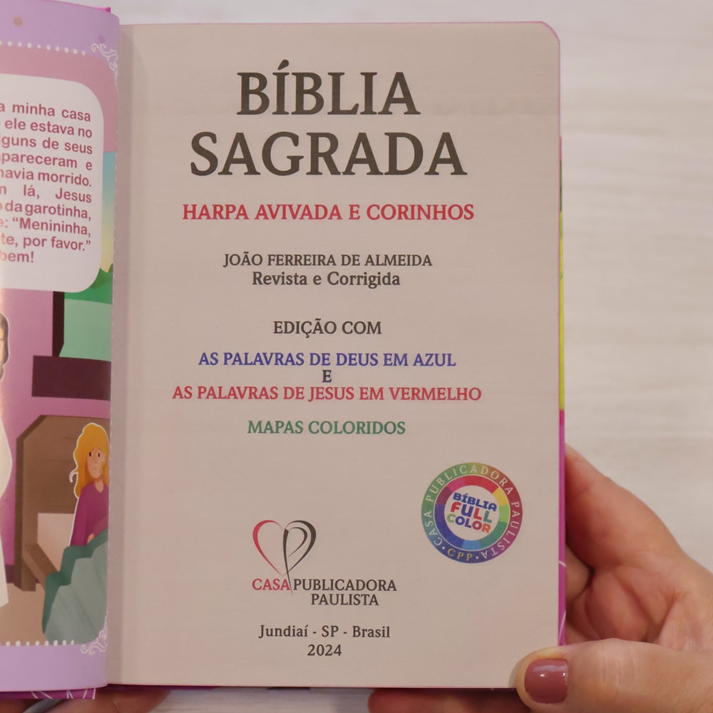 Bíblia das Meninas Corajosas | ARC | Capa Dura Rosa | Harpa Avivada e Corinhos