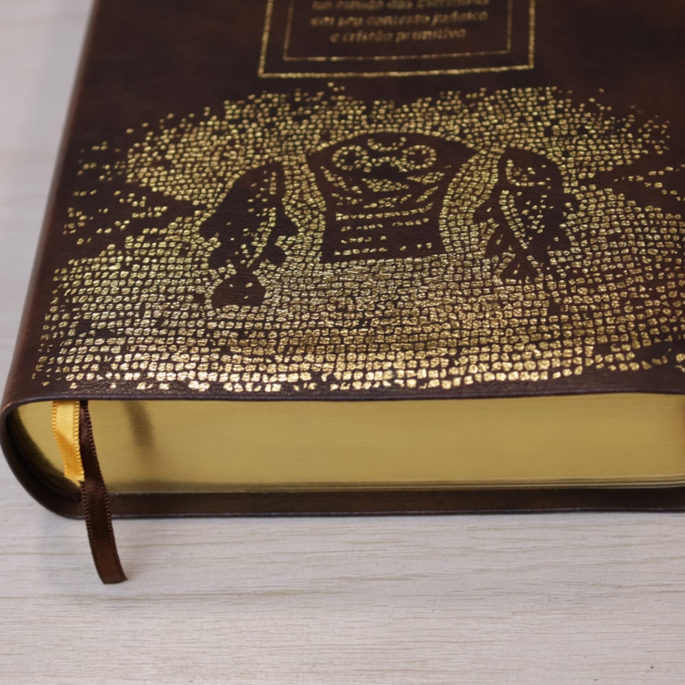 Bíblia de Estudo Igreja Primitiva | NAA | Capa Luxo Marrom