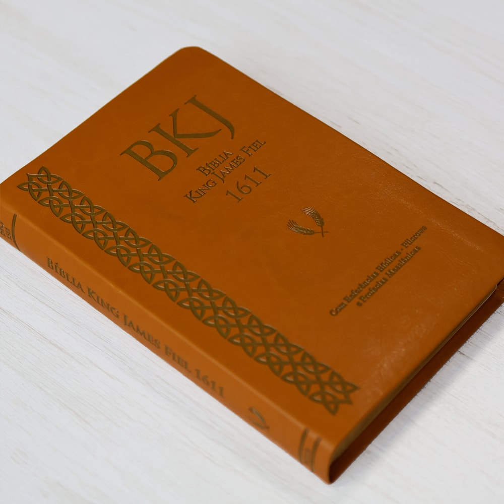Bíblia King James Fiel 1611 | Concordância e Pilcrows | Capa Luxo Caramelo