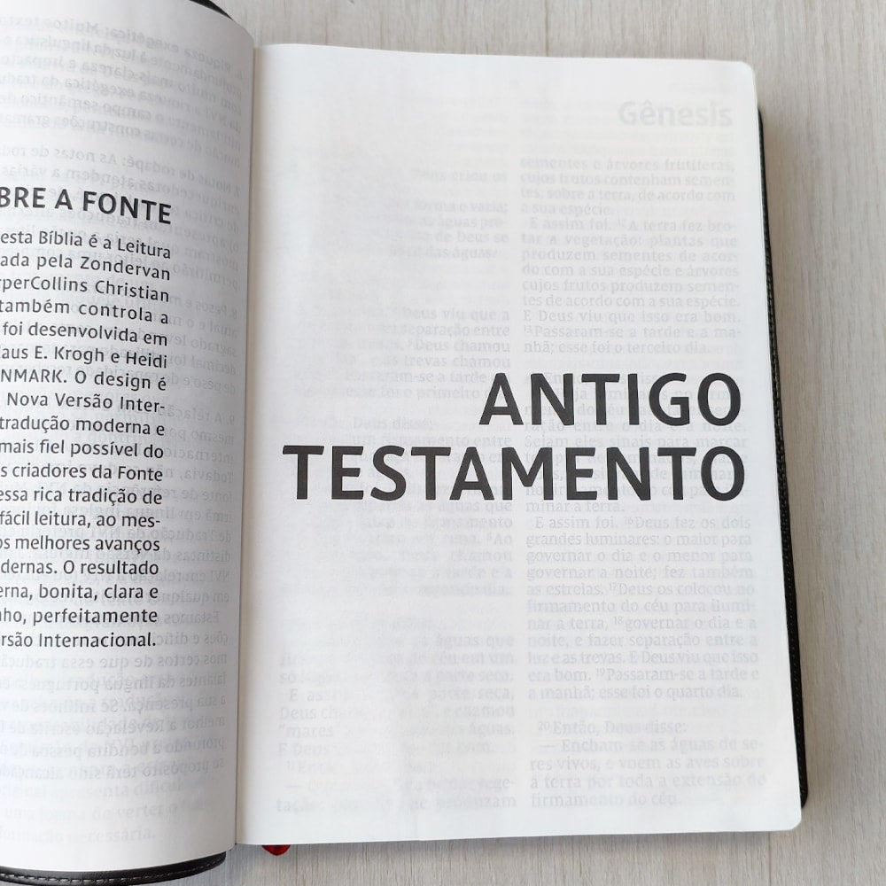 Bíblia Sagrada | NVI | Letra Sênior | Capa Preta