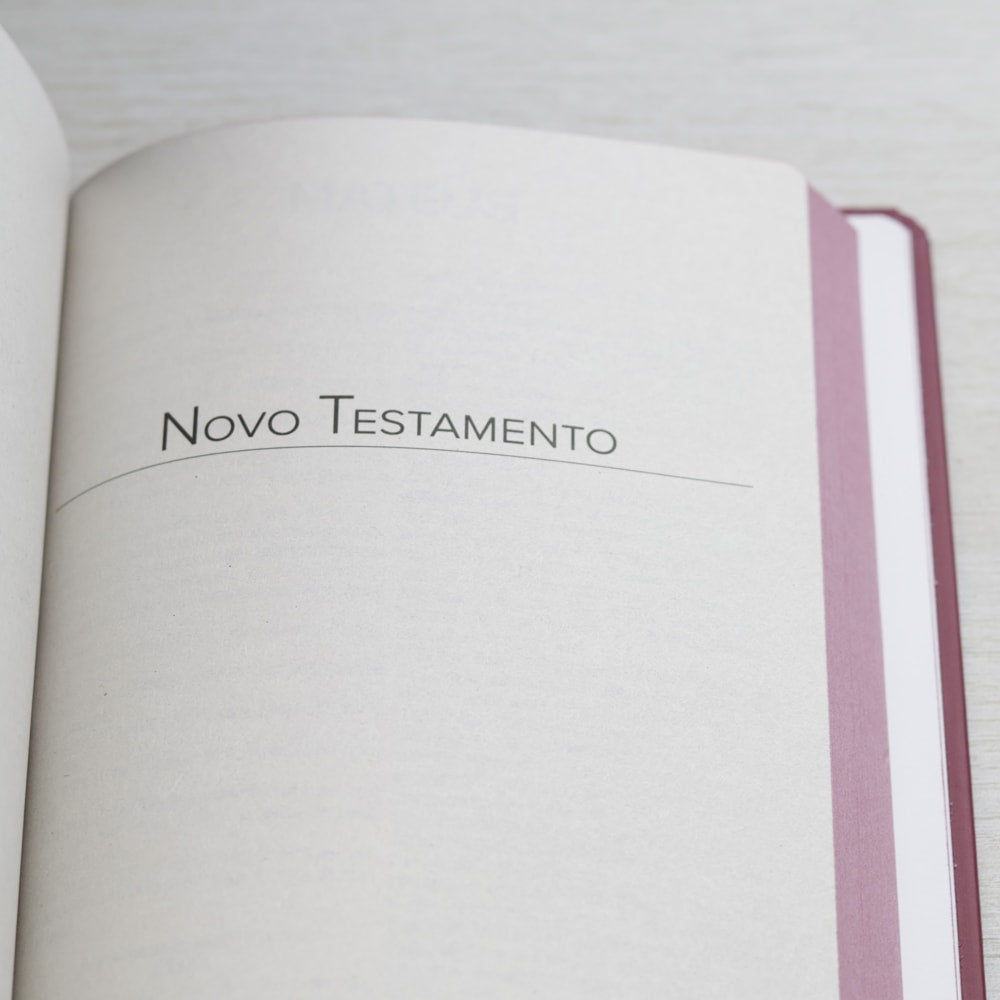 Bíblia Sagrada Feminina | NVI | Letra Normal | Capa Dura