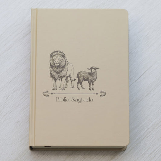 Bíblia Sagrada Cordeiro e Leão | NVI | Letra Normal | Capa Dura