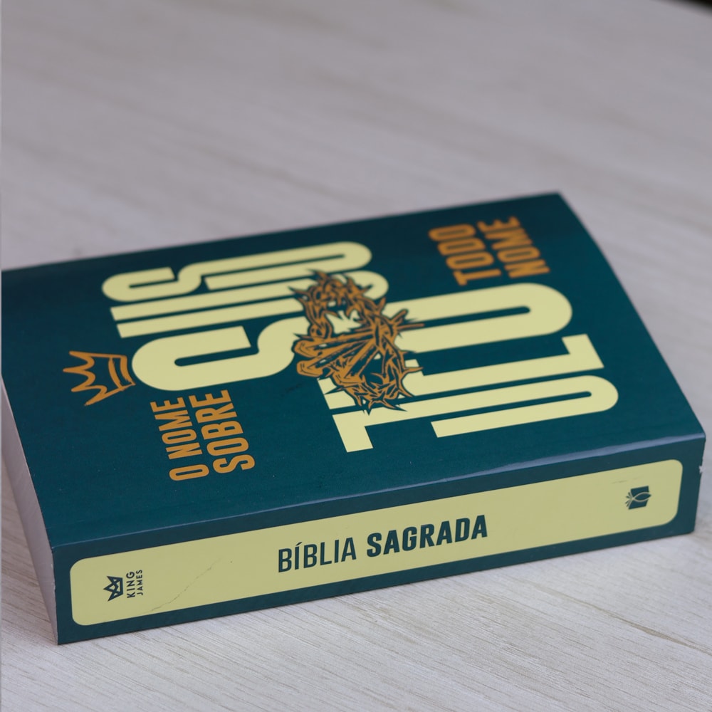 Bíblia Sagrada O Nome Sobre Todo Nome | King James | Letra Normal | Capa Brochura