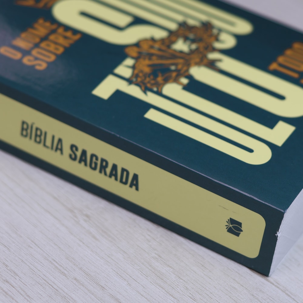 Bíblia Sagrada O Nome Sobre Todo Nome | King James | Letra Normal | Capa Brochura
