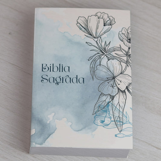 Bíblia Sagrada Flores | King James | Letra Normal | Capa Brochura Azul