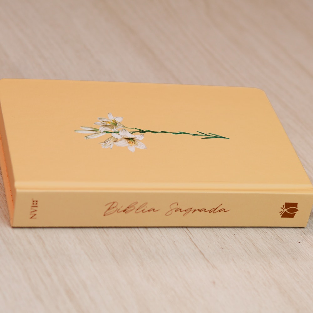 Bíblia Sagrada Lírios | NVI | Capa Dura Amarela