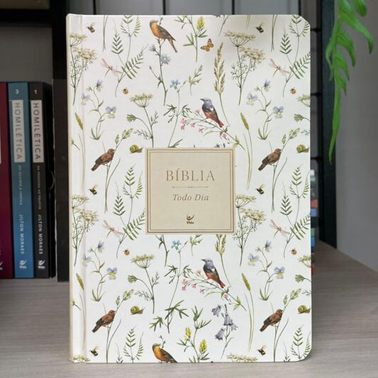 Bíblia Todo Dia | NAA | Espaço Para Anotações | Capa Dura Pássaros