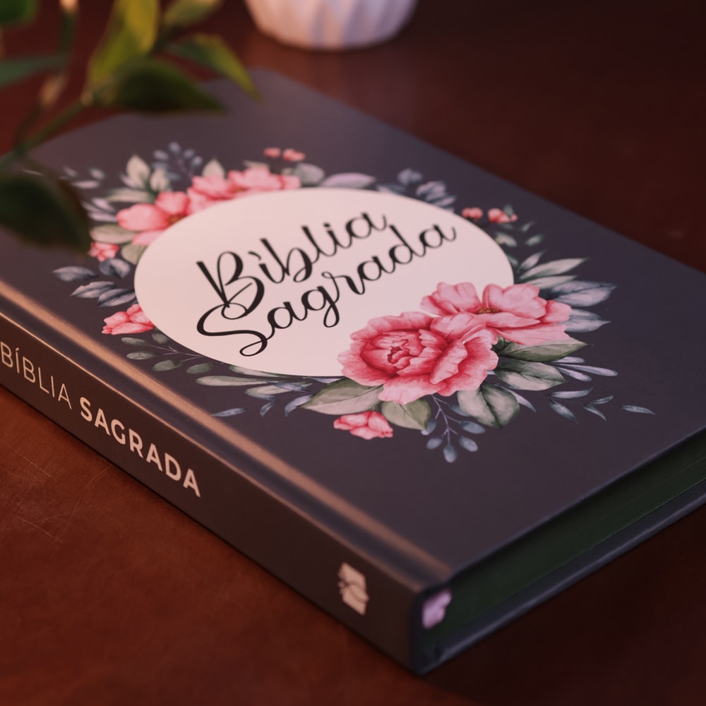 Bíblia Sagrada Slim Buquê | NVT | Capa Dura