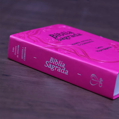 Bíblia Sagrada com Harpa Avivada e Corinhos | ARC | Letra Hipergigante | C/ Índice Capa PU Pink