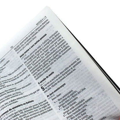 Bíblia Sagrada Cruz Listrada Dourada | Letra Normal | NAA | Capa Dura