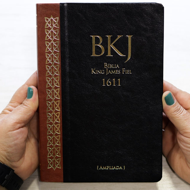 Bíblia King James 1611 Ultrafina Ampliada | Letra Normal | Capa Marrom e Preta