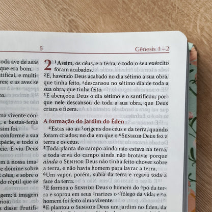 A Bíblia da Pregadora | ARC | Letra Normal | Verde Floral