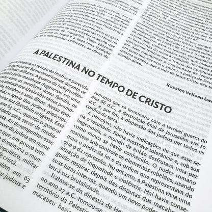 Comentário Bíblico Latino-Americano | C René Padilla