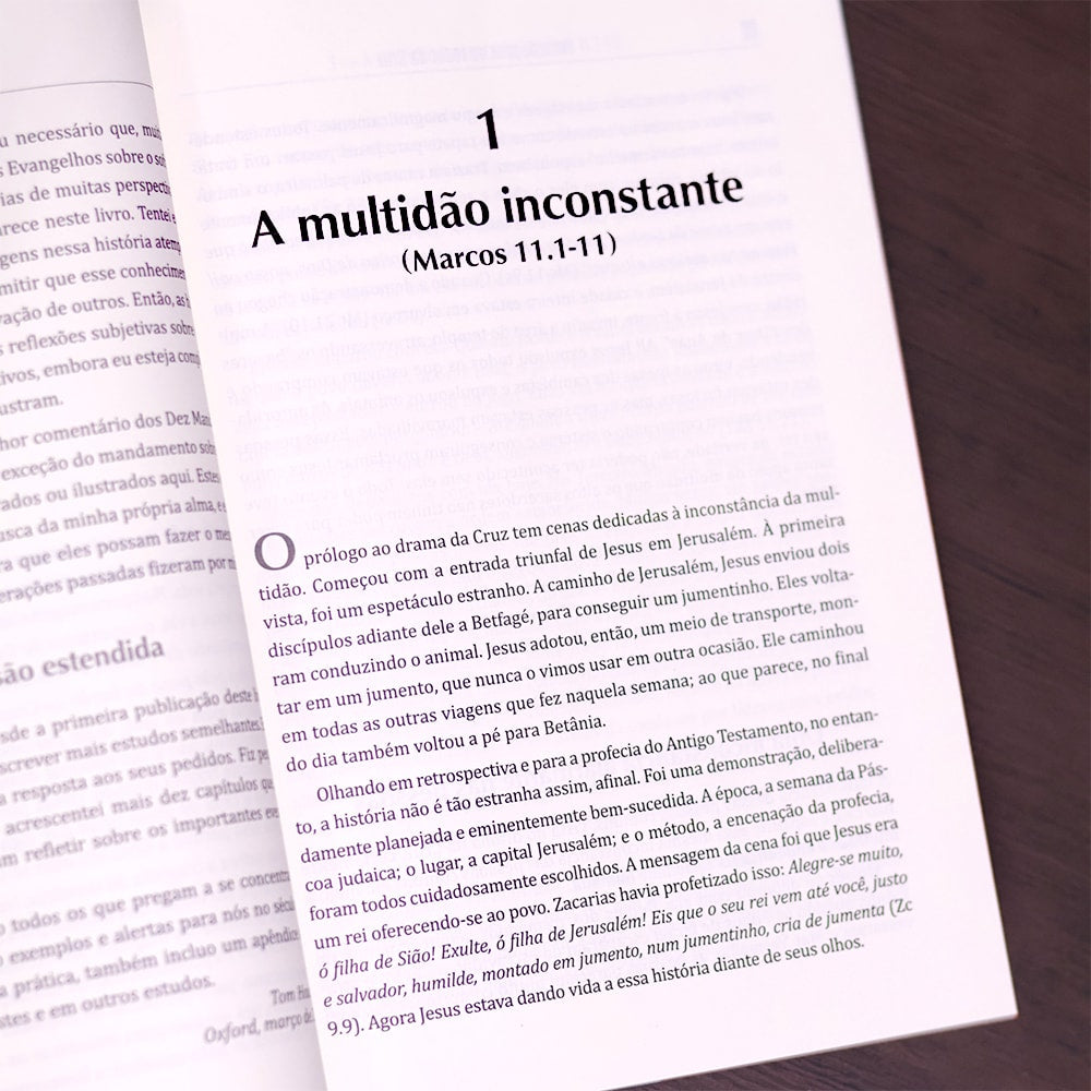 Personagens ao Redor da Cruz | Tom Houston