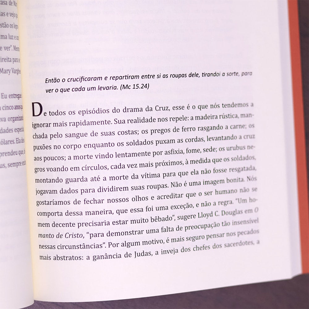 Personagens ao Redor da Cruz | Tom Houston