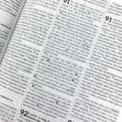Bíblia Sagrada Trilíngue | NVI | Letra Normal | Capa Luxo Feminina