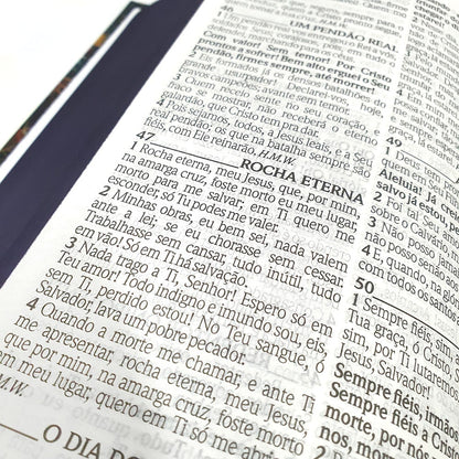 Bíblia Sagrada com Harpa Avivada e Corinhos | ARC | Capa Dura Floral Creme