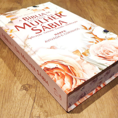 Bíblia de Estudo da Mulher Sábia | ARC | Harpa Avivada | Capa Dura Arranjo Rosas