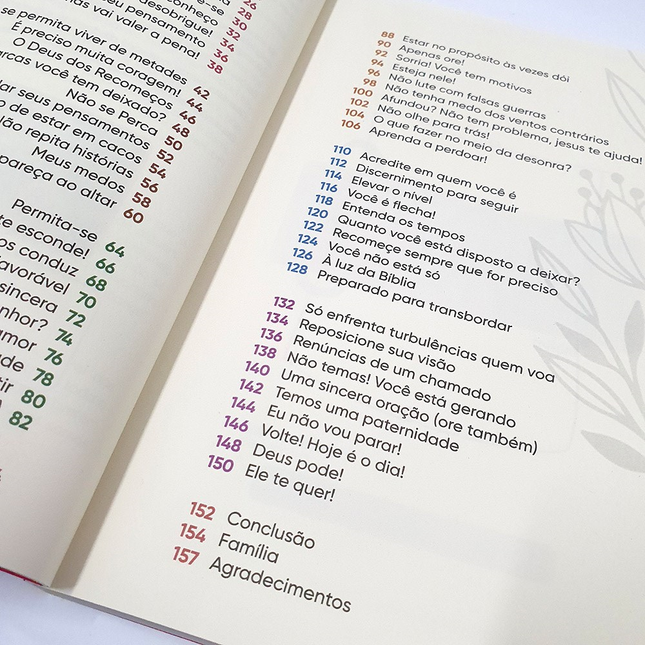 Devocional Não é só Caos há um Recomeço | Gabriela Lopes