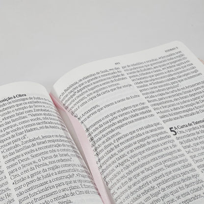 Bíblia Sagrada Flores Rosa | NVI |  Letra Gigante | Capa Dura