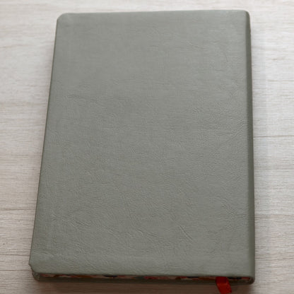 Bíblia Sagrada Slim | ARC | Capa Luxo Especial Cinza