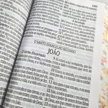 Bíblia Sagrada Letra Jumbo | ARC | Capa Dura Coração Floral