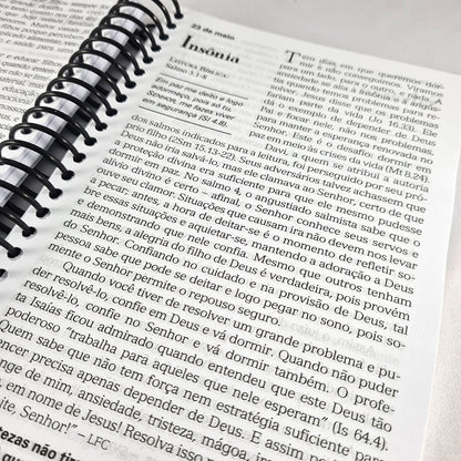 Presente Diário 26 | Letra Grande | Capa Brochura Espiral Paisagem 2023