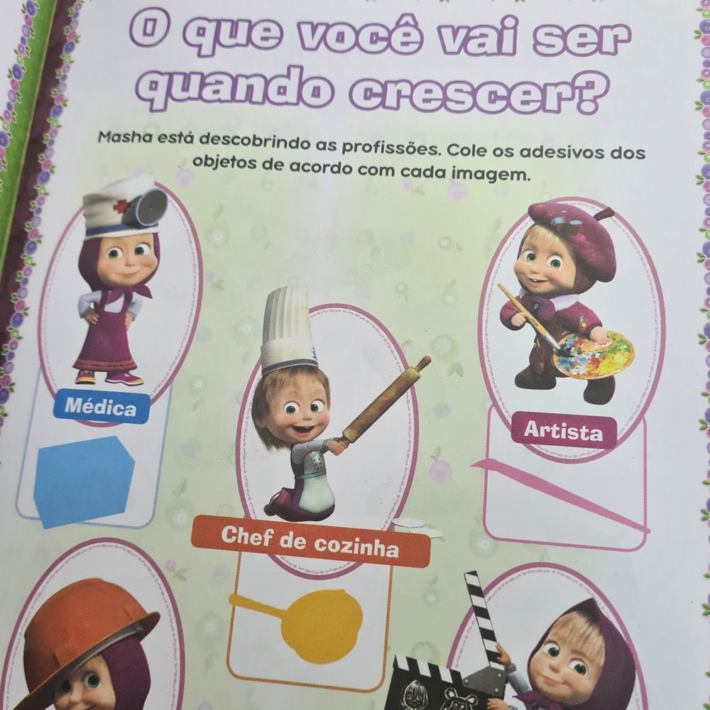 Marsha e o Urso | Super Livro de Adesivos | 500 Adesivos