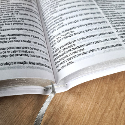 Bíblia Sagrada | NVT | Letra Normal | Capa Luxo Branca