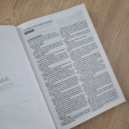 Bíblia Sagrada Rosas | NAA | Letra Normal | Capa Dura