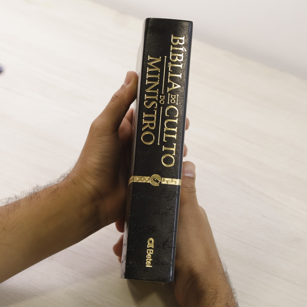 Bíblia do Culto do Ministro com Harpa Cristã e Corinhos | ARC | Letras ExtraGigante | Capa Luxo Preta