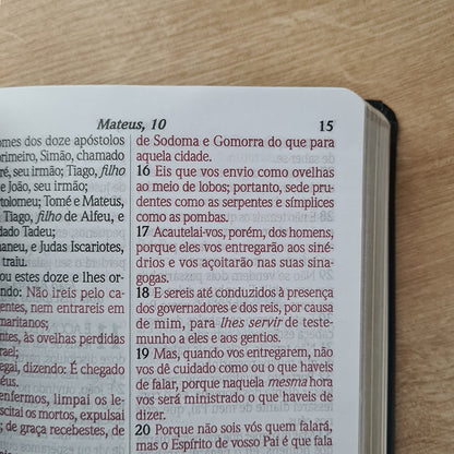 Bíblia do Culto com Harpa Cristã e Corinhos | ARC | Letra Gigante | Capa Luxo Preta Clássica