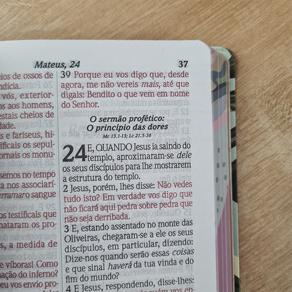 Bíblia do Culto com Harpa Cristã e Corinhos | ARC | Letras Maiores | Capa Semi-flexível Tropical Verde