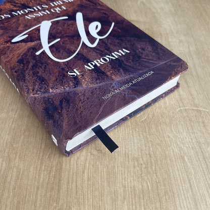 Bíblia Sagrada Os Montes | NAA | Letra Normal | Capa Dura