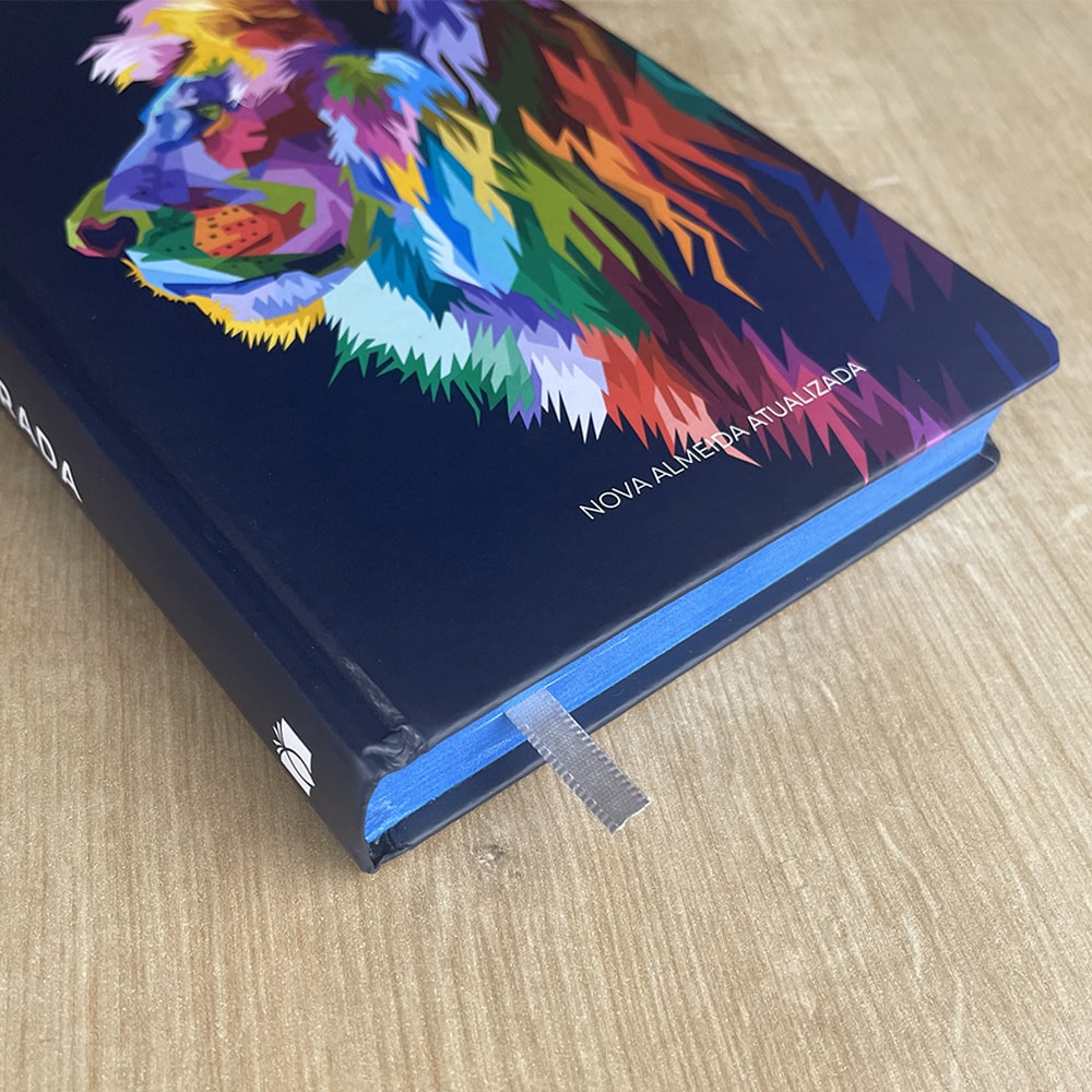 Bíblia Sagrada Leão Colorido | NAA | Letra Normal | Capa Dura