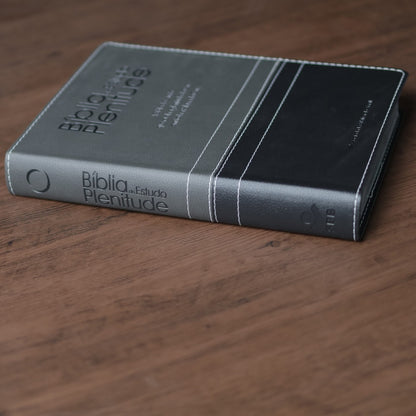 Bíblia de Estudo Plenitude | ARA | Letra Normal | Capa Luxo Cinza e Preto