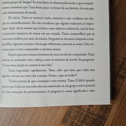 Construindo Pontes | Julie Lowe