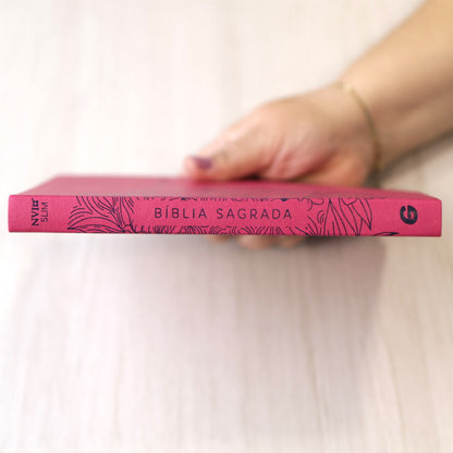 Bíblia Sagrada Slim | NVI | Letra Maior | Capa Luxo Nude