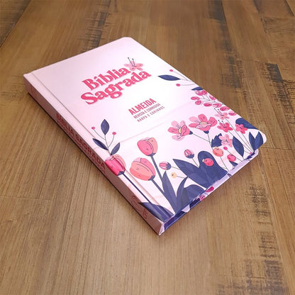 Bíblia Sagrada Slim | Harpa e Corinhos | ARC | Letra Normal | Capa Dura Floral Cartoon