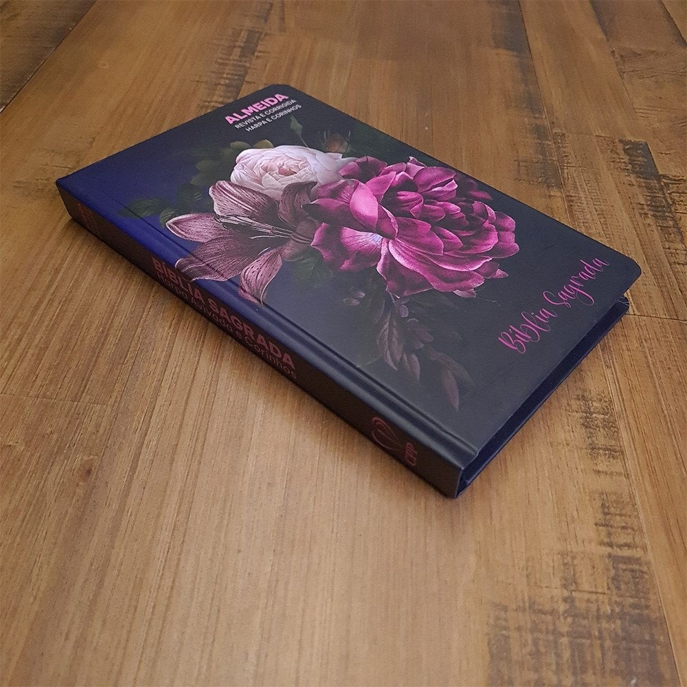Bíblia Sagrada Slim | Harpa e Corinhos | ARC | Letra Normal | Capa Dura Arranjo Floral