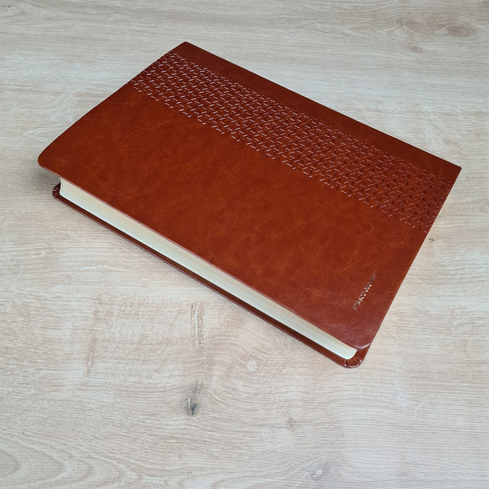 Bíblia Sagrada Holy Bible | Português e Inglês | NVI |  Letra Normal | Capa Luxo Marrom