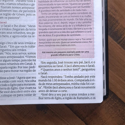 Bíblia de Estudos da Mulher | NVT | Letra Normal | Capa Luxo Preta