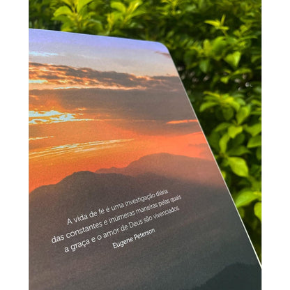 Glorify: Devocionais para Uma Vida Mais Conectada com Deus | Capa Dura