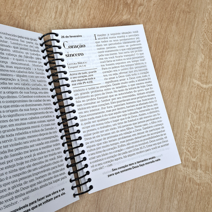 Devocional Presente Diário | Vol 27 | Letra Grande | Capa Brochura Espiral Feminina